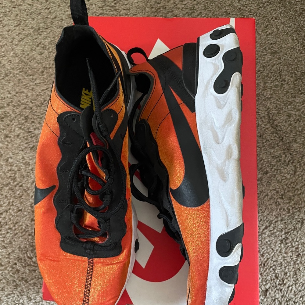 Nike React